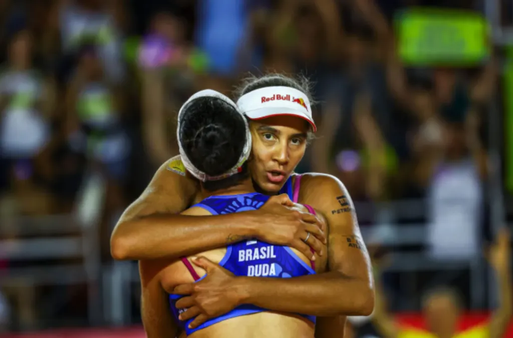 Duda Lisboa anuncia pausa na temporada e Ana Patrícia jogará com Carol Horta em Hamburgo