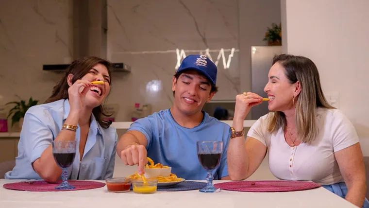 Bella Foods Gourmet chega ao mercado com estratégia de produtos por marketing de influência