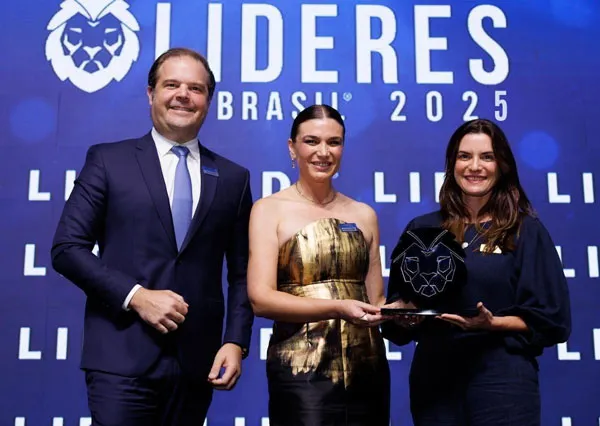 Prêmio Líderes do Brasil nomeia Crédito Real Fácil, referência em intermediação bancária