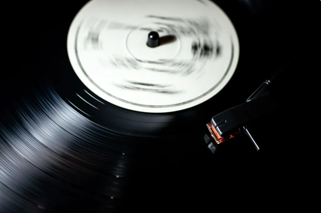 Por que a música analógica voltou a encantar ouvintes
