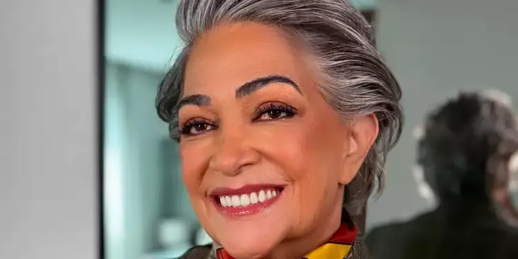 Influenciadora Fernanda Britto morre aos 64 anos; ela viralizou com vídeos sobre etiqueta