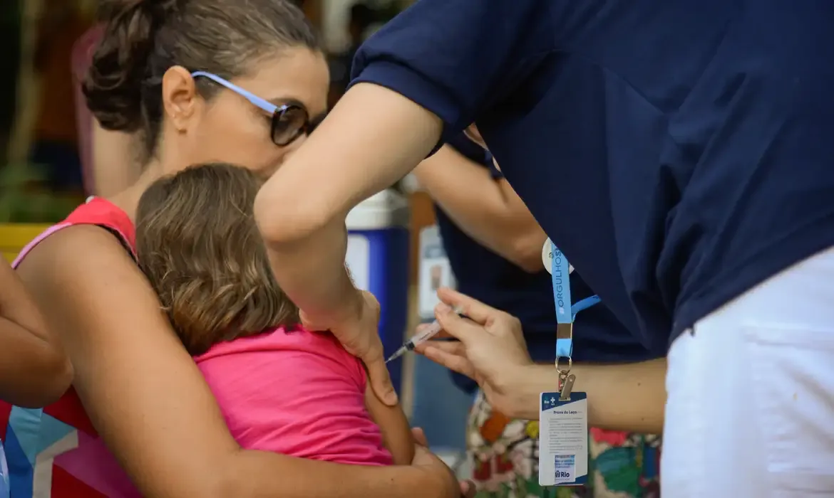 Vacina contra gripe é segura e não causa a doença; saiba mais verdades