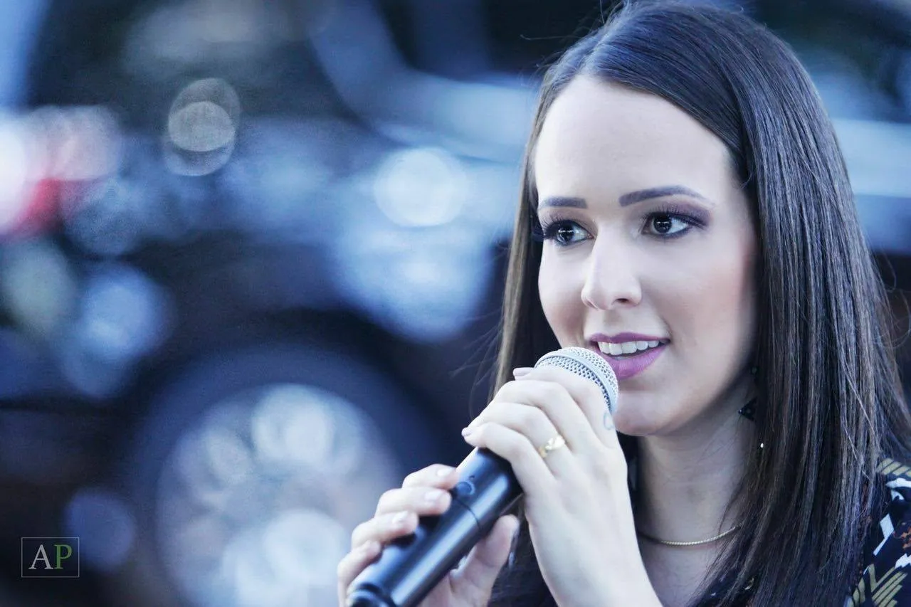 Carol Fereira, ex-The Voice, faz show exclusivo para convidados da HPR Construtora em Ituiutaba
