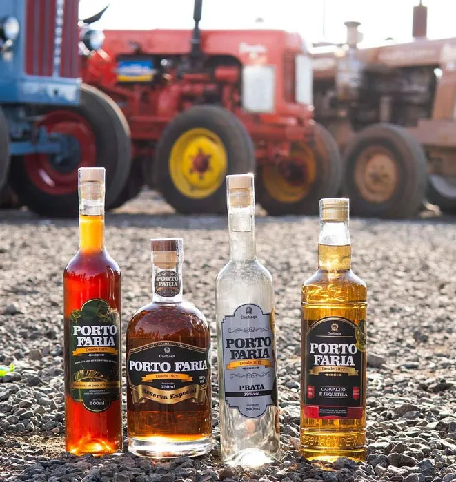 Contudo, o fundador produzia a cachaça para consumo da família e para alguns amigos, não conseguiu comercializar.
