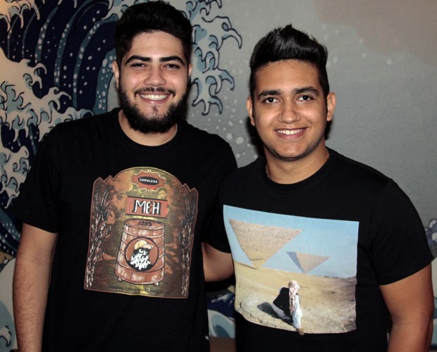 Henrique e Juliano sofrem acidente de carro em São Paulo | Imprensa e Mídia