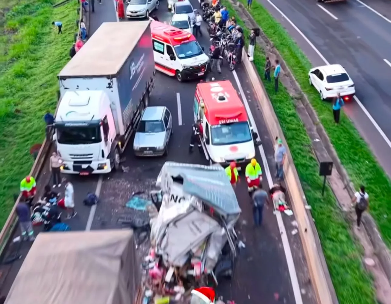 VÍDEO: Acidente grave na BR-050 entre Araguari e Uberlândia deixa uma ...